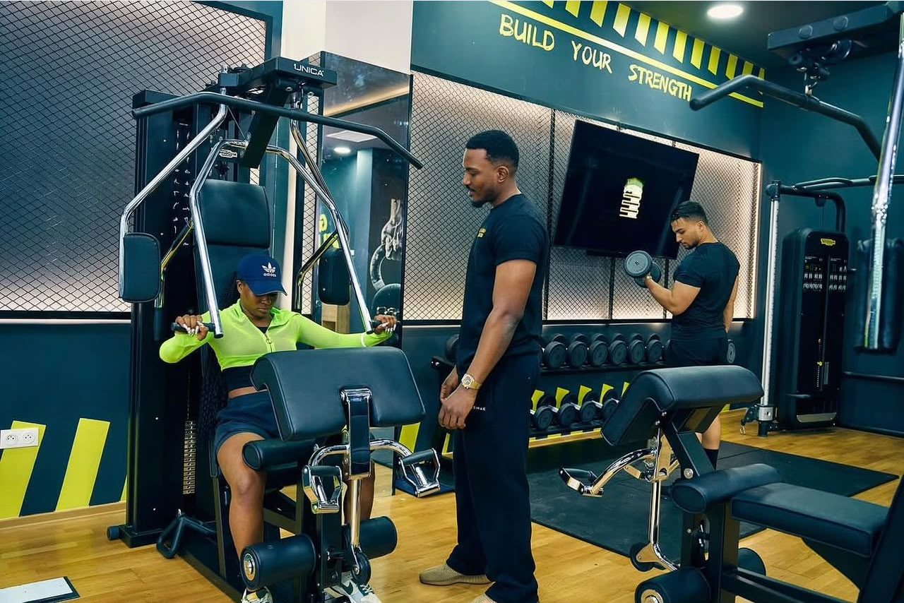 Plateau The Famous Gym, Bastos